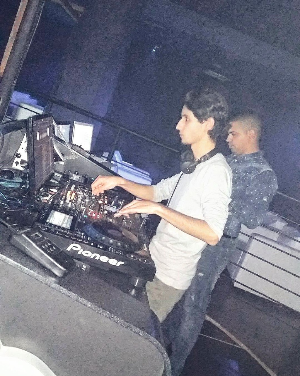 DJ NOOS